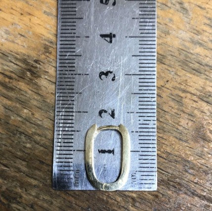 GOLD EARRING - Oval Huggie