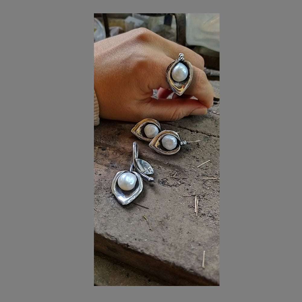 Gold Vermeil Earring - Pearl Set New Year