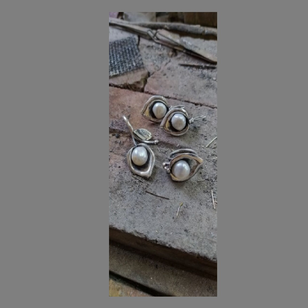 Gold Vermeil Earring - Pearl Set New Year